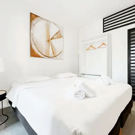 New 2br In Center * Cannes