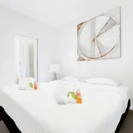 New 2br In Center Apartment Cannes